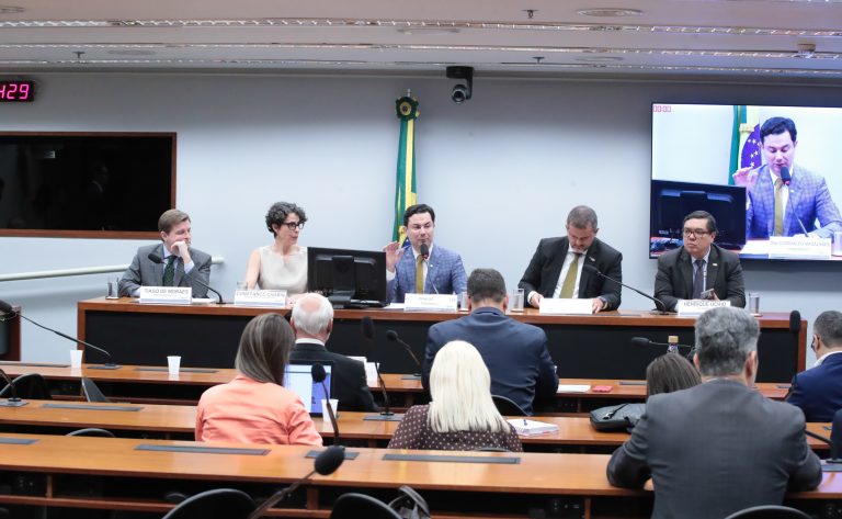 Audiência Pública Defende Manutenção do Prazo de Patentes de 20 Anos para Medicamentos