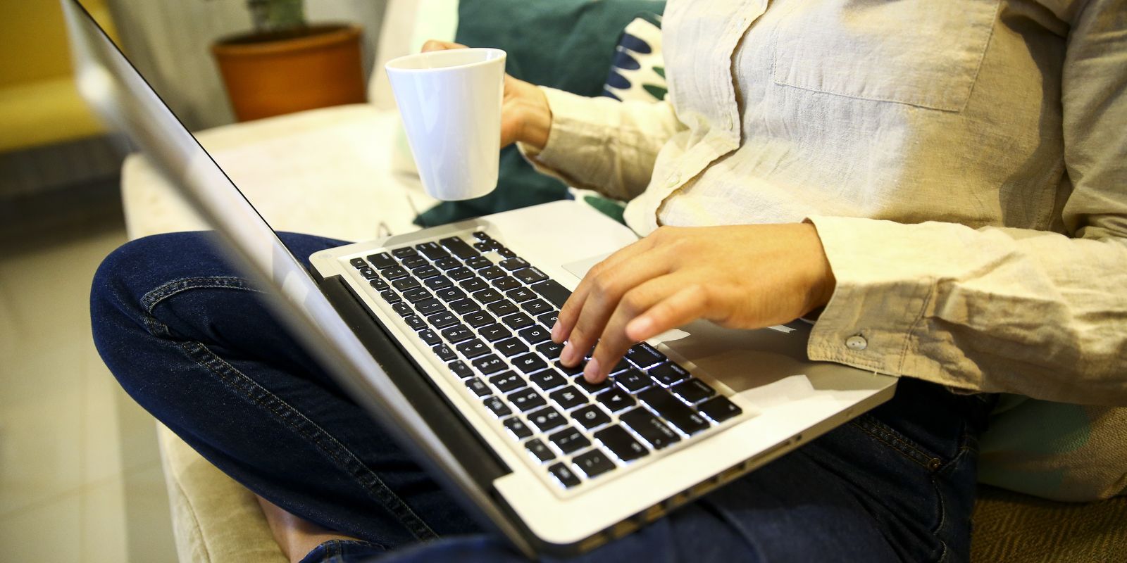 Estudo revela que 69% dos brasileiros temem comprar remédios online devido a fraudes