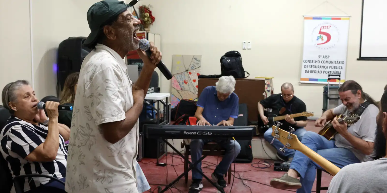 Grupo de pacientes psiquiátricos do Rio de Janeiro lança novo álbum após 25 anos de história