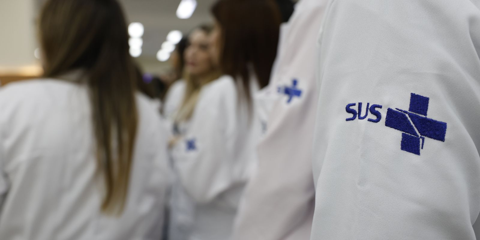 Ministério da Saúde renova contratos de 676 médicos especialistas até 2027