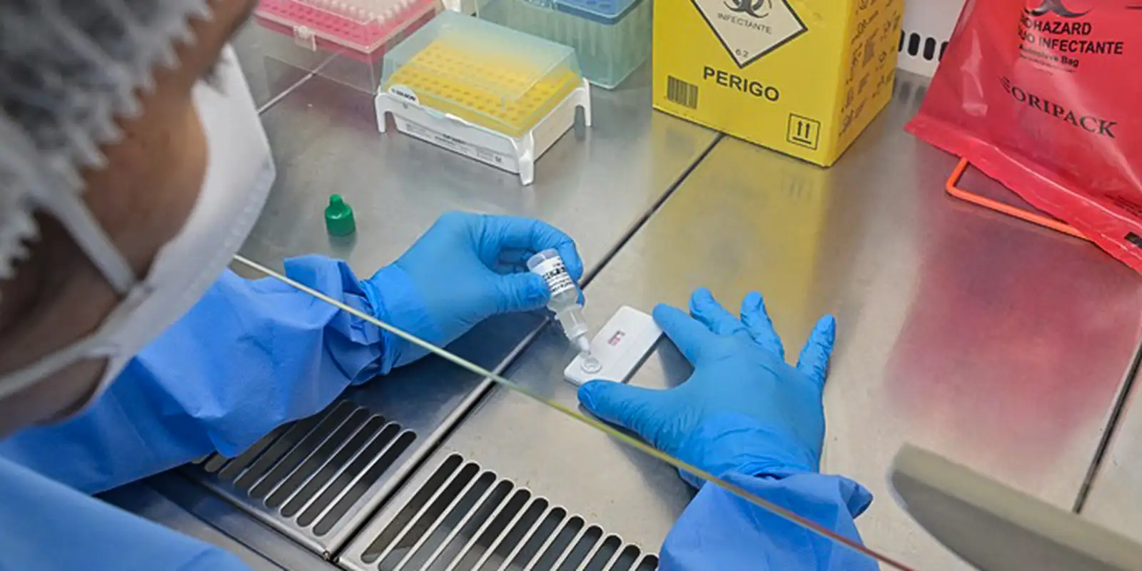 Anvisa redefine normas para controle de qualidade em laboratórios no Brasil
